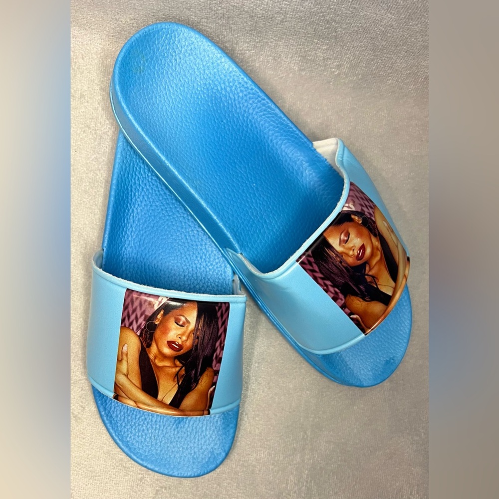 🎤AALIYAH Women’s Size 10 SLIDES